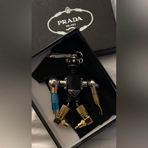 Prada Robot Collection - Robin Robot Trick Key Chain 100% AUTHENTIC BRAND NEW - Picture 5 of 11
